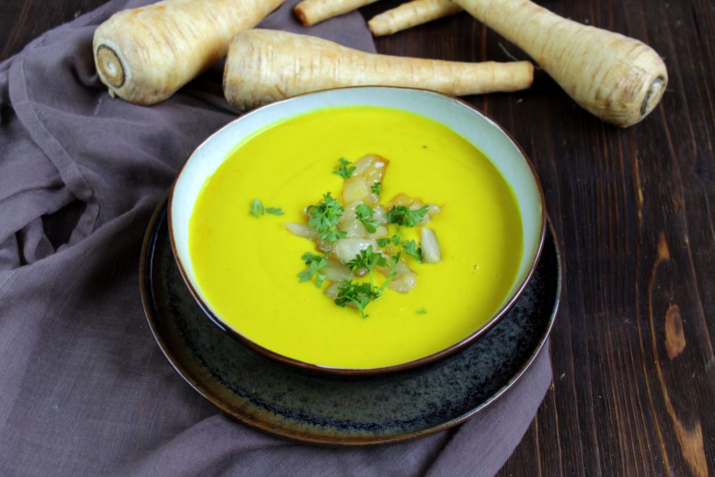 Pastinaken Cremesuppe Mit Karamellisierten Birnen