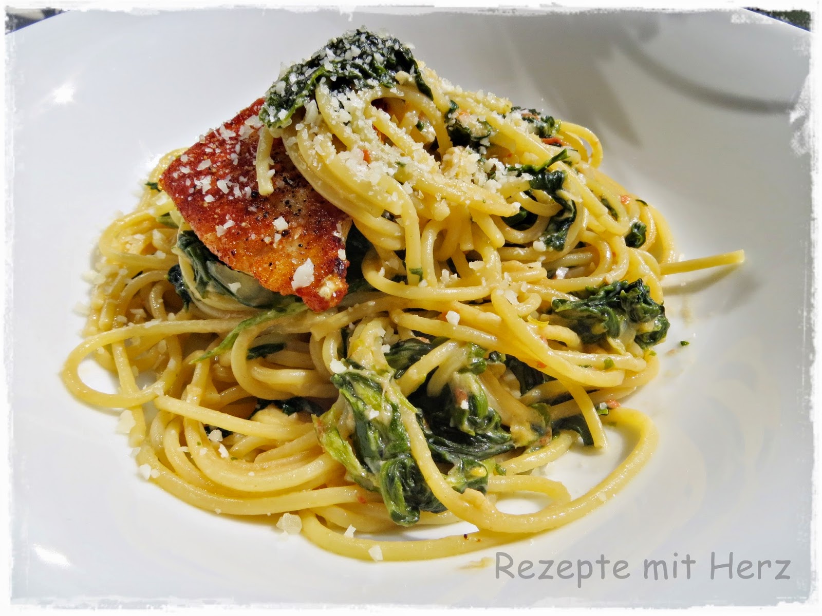 Pasta mit Spinat-Rahm-Sauce