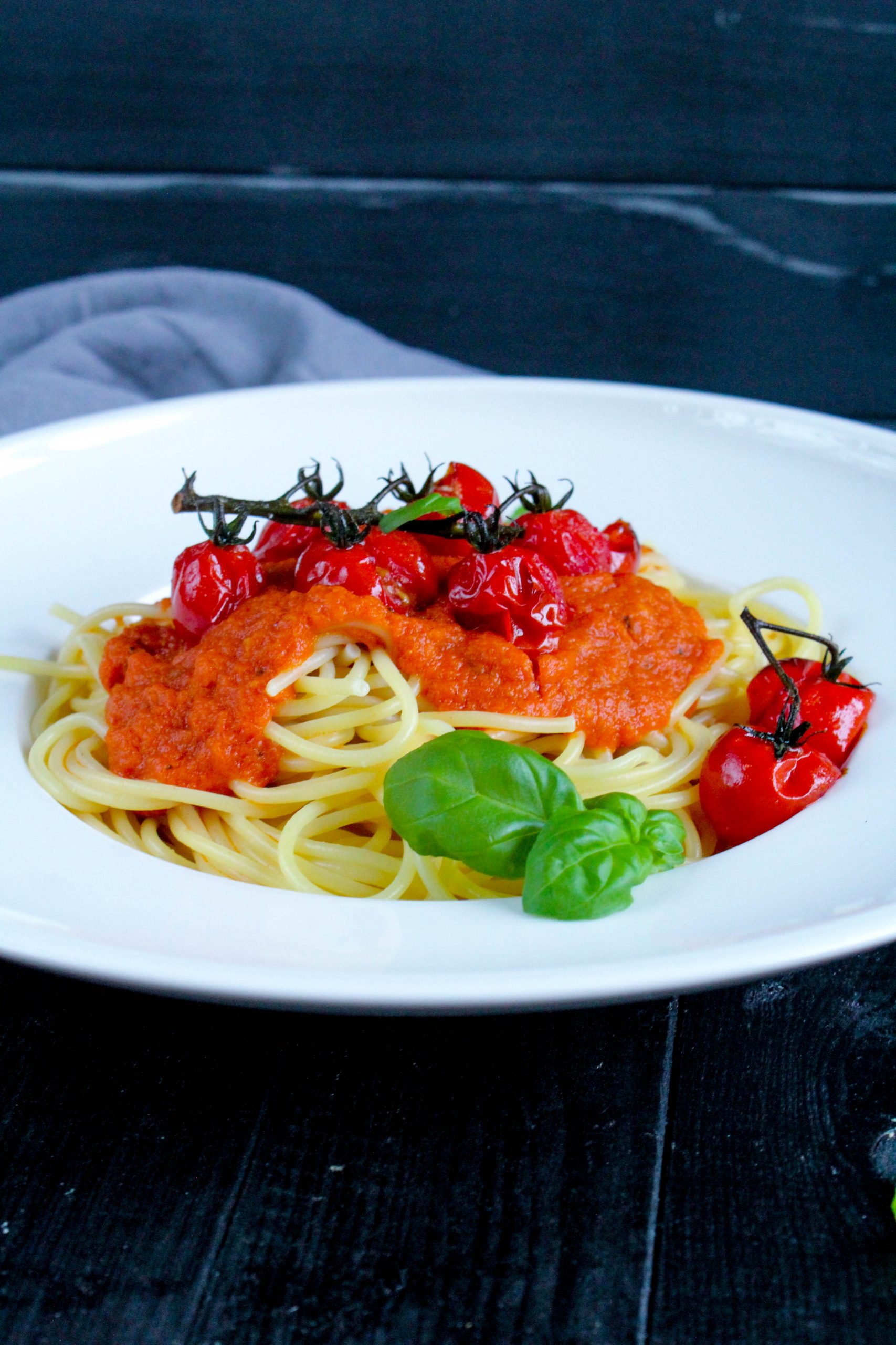 Pasta mit Tomaten-Avocado-Sauce – Food with Love – Thermomix Rezepte mit  Herz