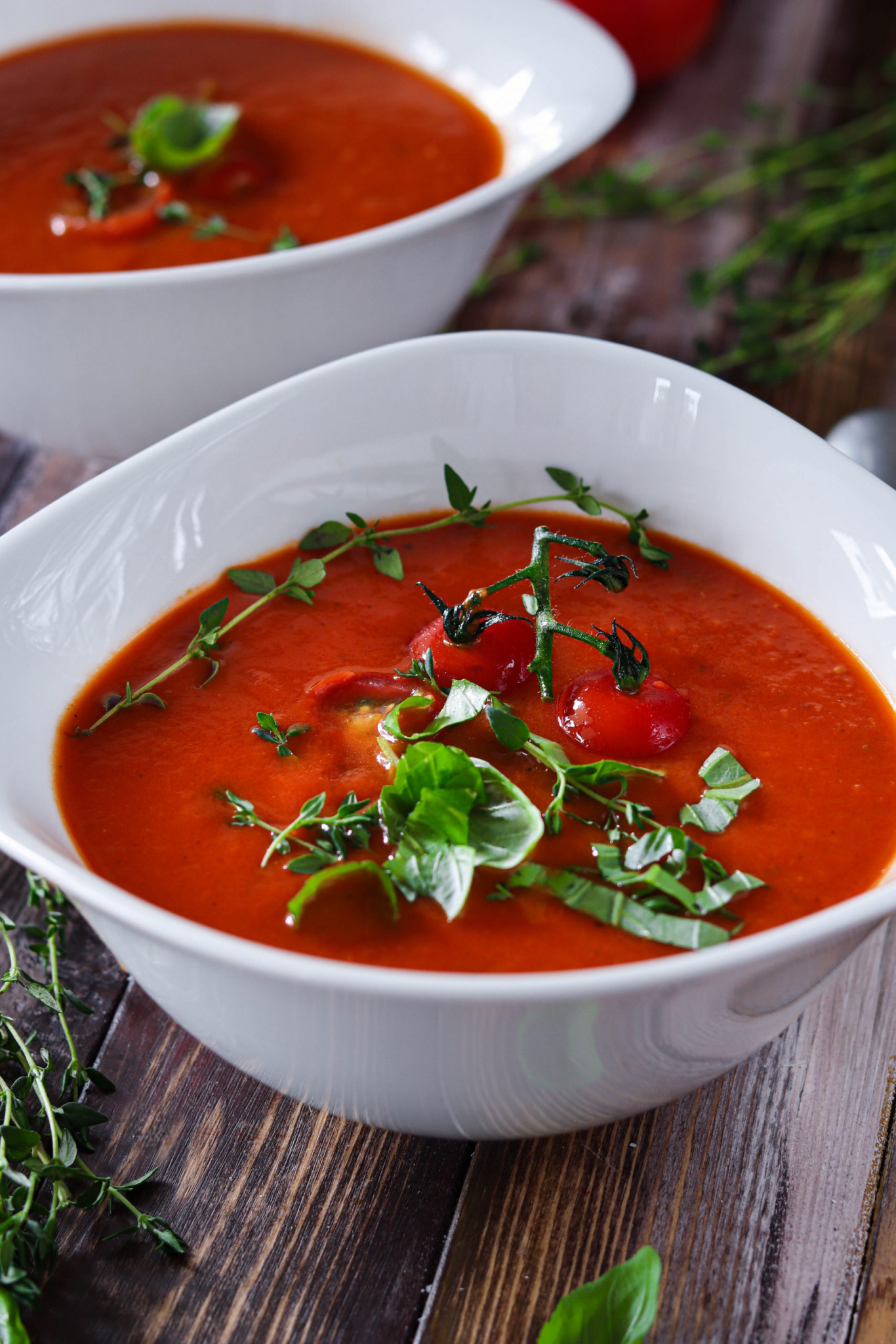 Tomaten-Basilikum-Suppe mit Thymian – food with love